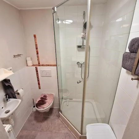 Schoenes In * Nibøl